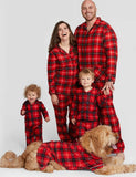 Pyjamas assortis pour la famille à carreaux classiques de Noël