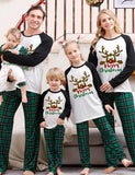 Pyjamas assortis pour la famille de Noël