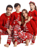 Pyjamas assortis pour la famille des arbres de Noël