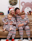 Pyjamas assortis pour la famille de Noël