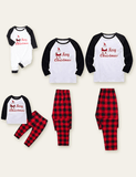 Mini Santa Claus gedréckt Famill passende Pyjamas