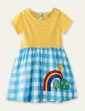 Vestido com aplique xadrez arco-íris