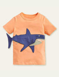 Camiseta com aplique de tubarão